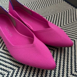 Rothy’s The Point in Dragon Fruit (hot pink)